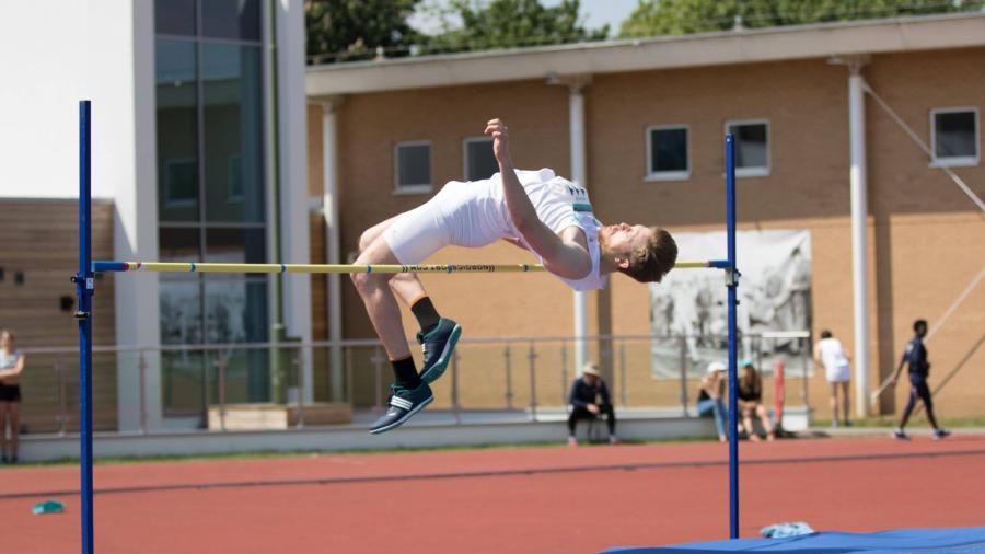 Gunther Klobe in the high jump