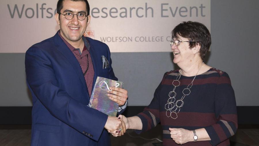 Mohammad Mofatteh receiving his prize from President Jane Clarke