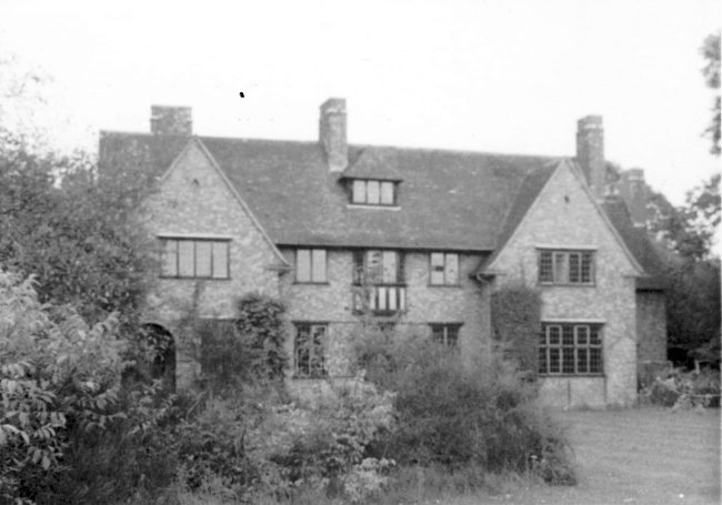 Bredon House in 1965/6 When the newly-established College was given the use of Bredon House in 1965, it made substantial alterations to the fabric to accommodate the functions of a college. The ground floor rooms were knocked through to create a large dining room; and the attics were converted into bed-sits with two additional dormer windows in the roof.